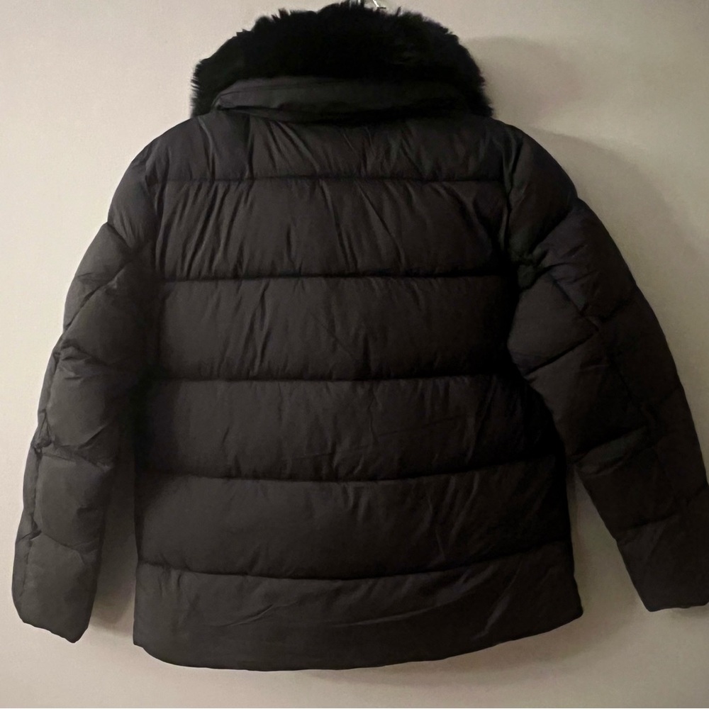 NWOT-DKNY Black Short Puffer Jacket with Plush Faux Fur Removable Collar - Picture 2 of 5